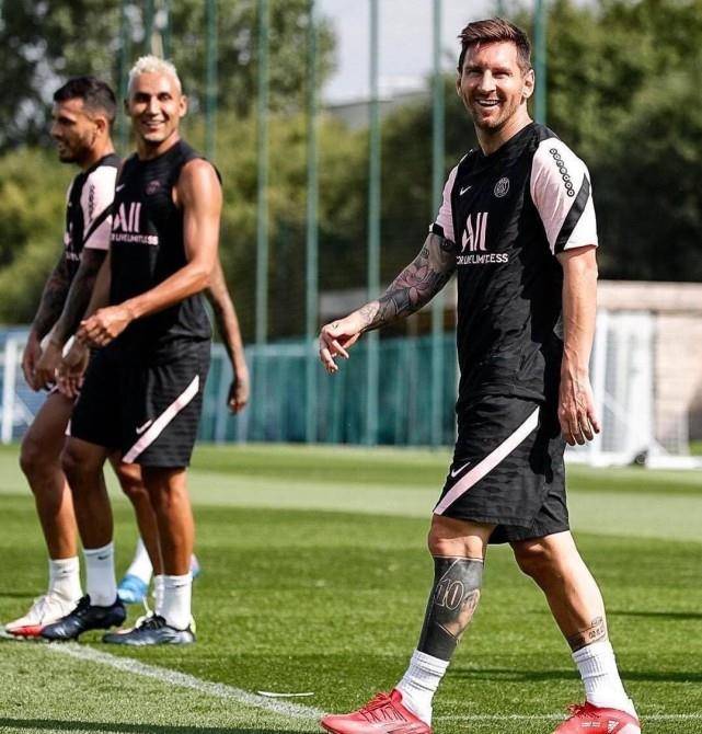 终场哨响时 终场哨响时