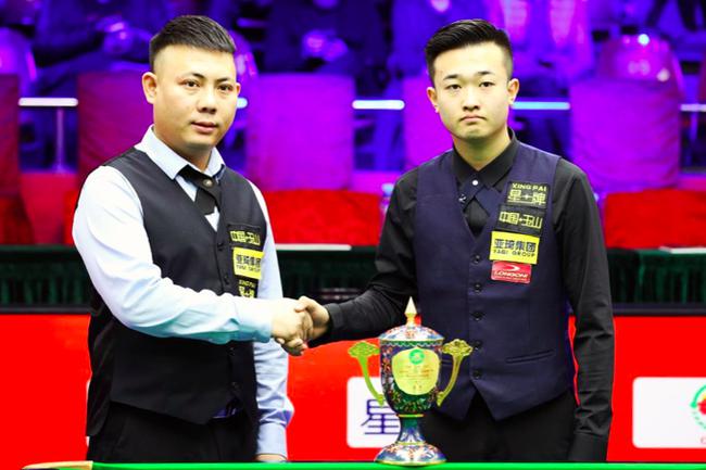 风趣幽默的 风趣幽默的